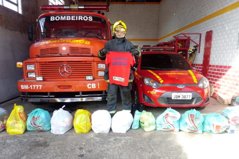 Bombeiros de São Sepé fazem mais uma entrega de cestas básicas para ex-alunos
