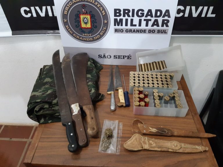 Grupo é detido após polícia apreender drogas e munições em avenida de São Sepé