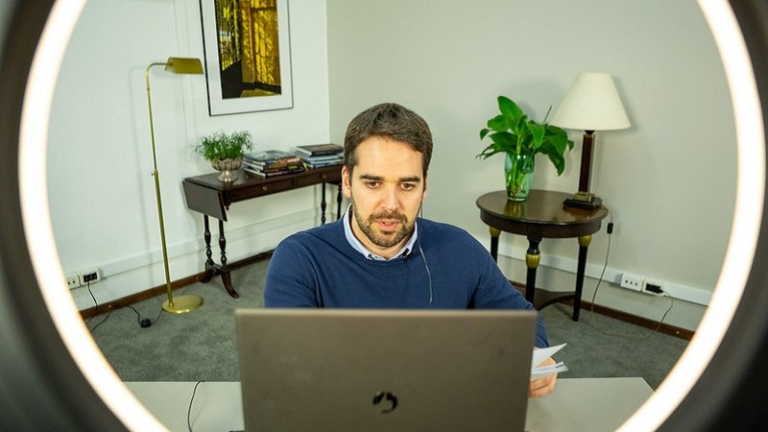 “Não arriscaremos um retorno precipitado”, diz Eduardo Leite