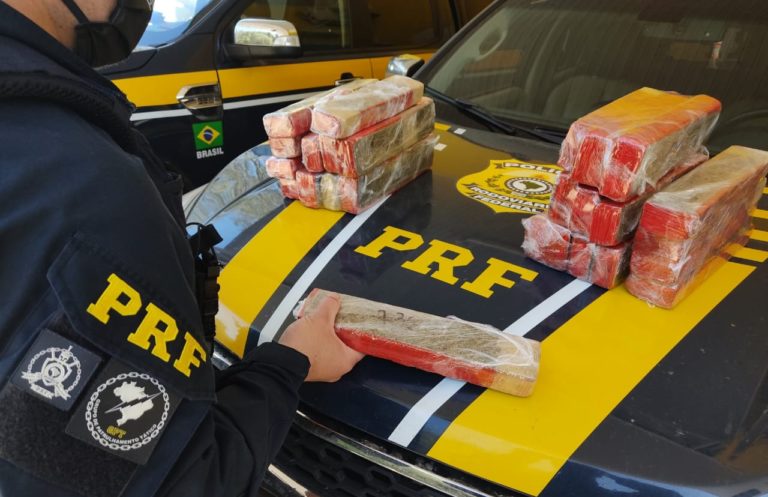 PRF prende mulher com 20 quilos de maconha em Santa Maria