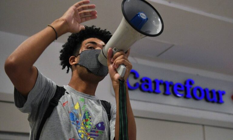 Em meio a críticas, Carrefour anuncia fundo milionário de combate ao racismo