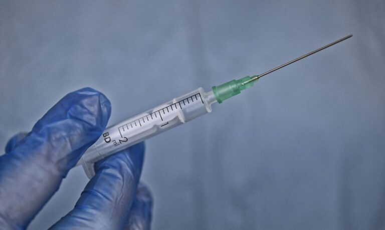 Governo diz que vacinação começará simultaneamente em todo os estados
