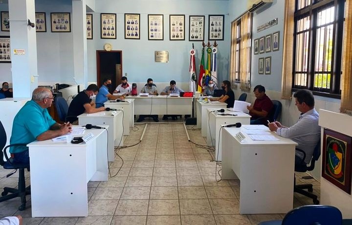 Câmara de Formigueiro aprova projetos de lei e de resolução