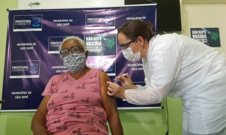 Idosa de 83 anos é a primeira sepeense a se vacinar contra a Covid-19