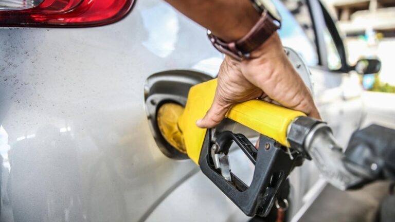 Petrobras anuncia aumento da gasolina em R$ 0,17 para as refinarias
