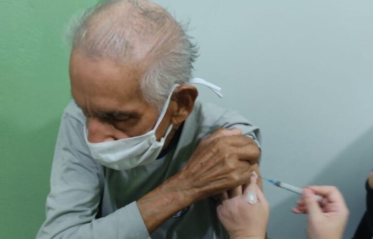Começa a vacinação de idosos acima de 85 anos em São Sepé