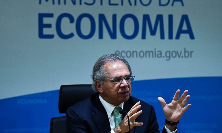 Guedes afirma que novo auxílio emergencial só viria com calamidade pública