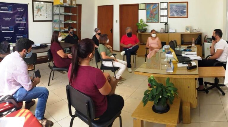 Administração e representantes do comércio se reúnem para debater protocolos