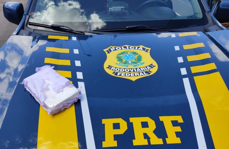 Formigueirense é presa transportando cocaína dentro de mochila