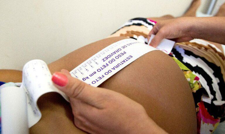 Anvisa recomenda suspensão da vacina AstraZeneca para grávidas