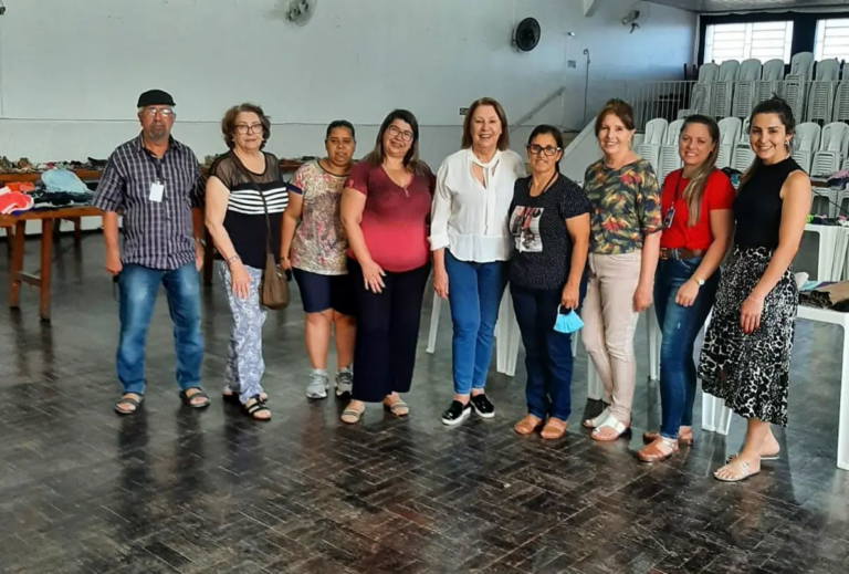 Mais de 2.500 peças de roupas foram doadas no Varal Solidário