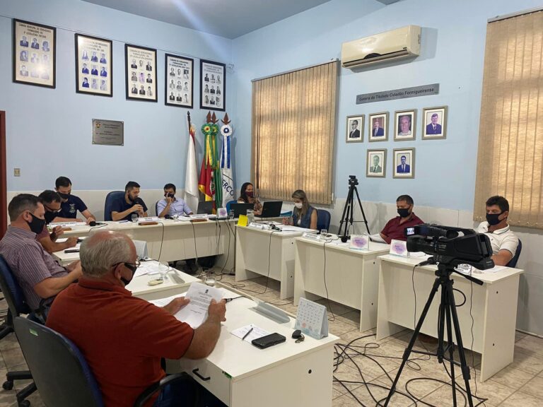 Por 7 a 1, proposta que previa redução do salário dos vereadores de Formigueiro é reprovada