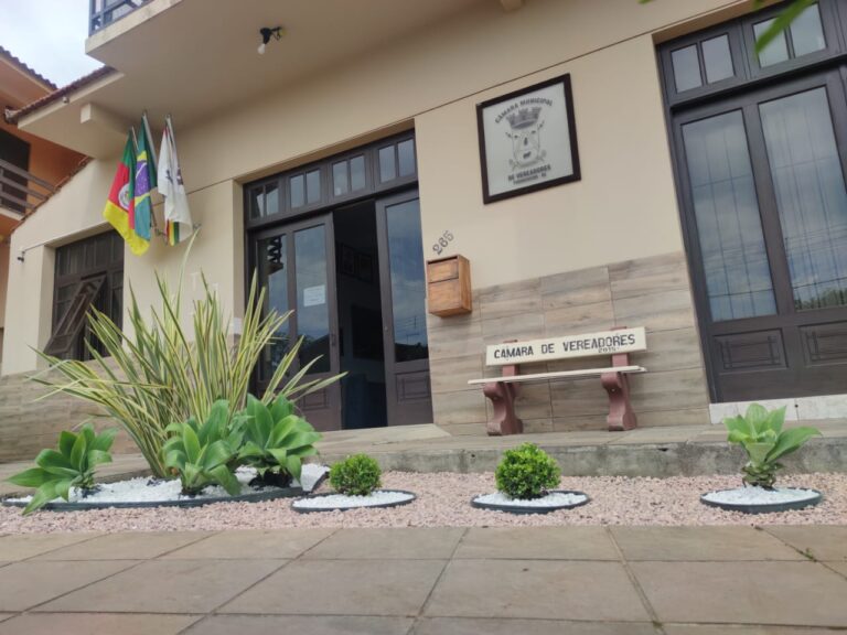 Câmara de Formigueiro vai votar redução de quase 50% do salário dos vereadores