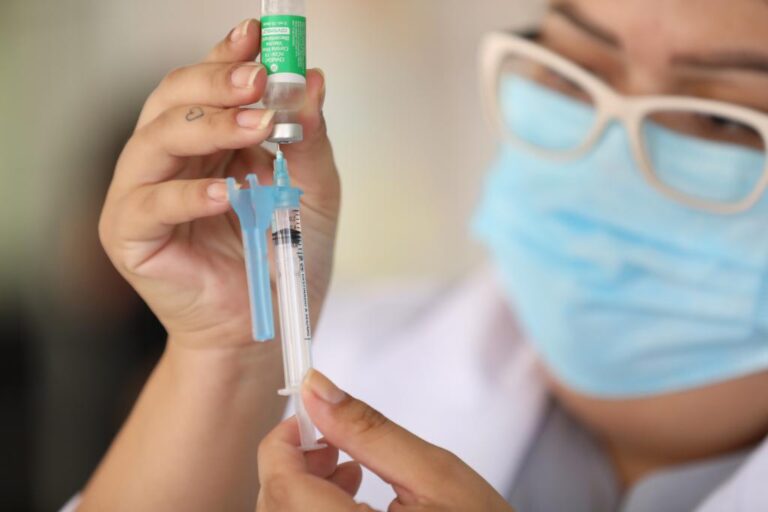 Secretaria da Saúde atualiza informações sobre vacinação contra covid-19
