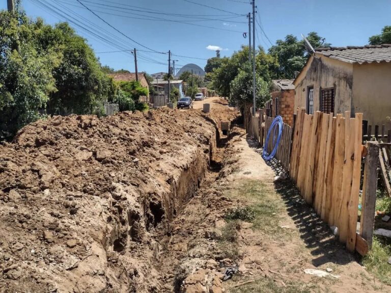 Obras na rede pluvial seguem em andamento no Bairro Cristo Rei