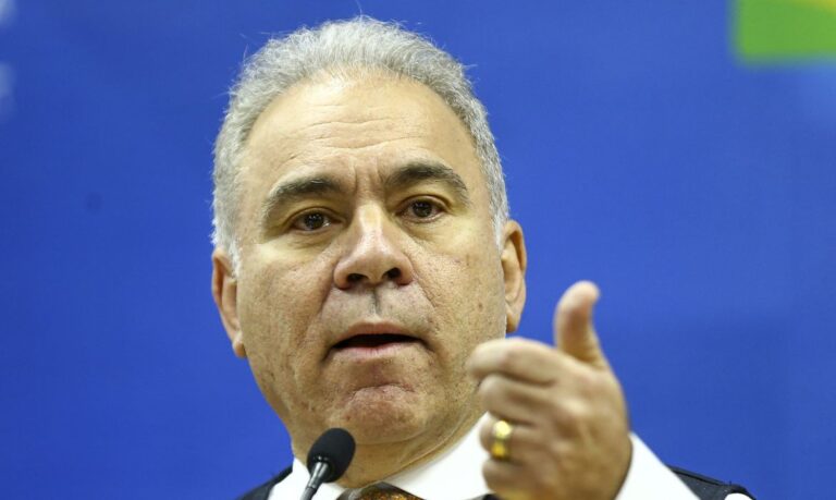 Ministro detalha motivos para decretar fim da emergência sanitária no Brasil