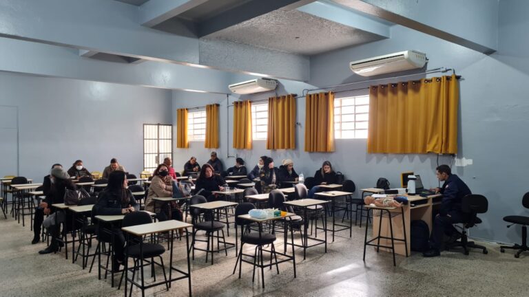 Corpo de Bombeiros realiza capacitação de professores da rede municipal