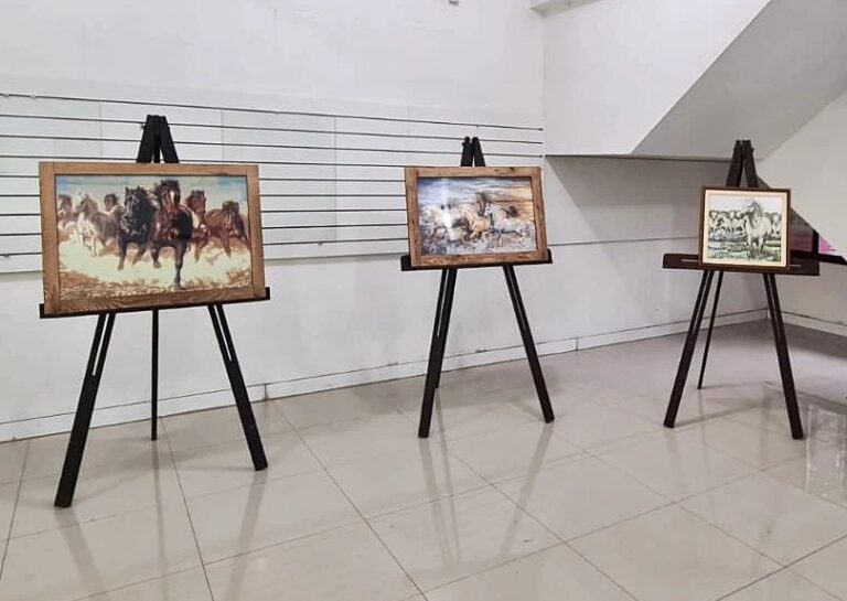 Exposição de Ponto Cruz é realizada na Fundação Afif