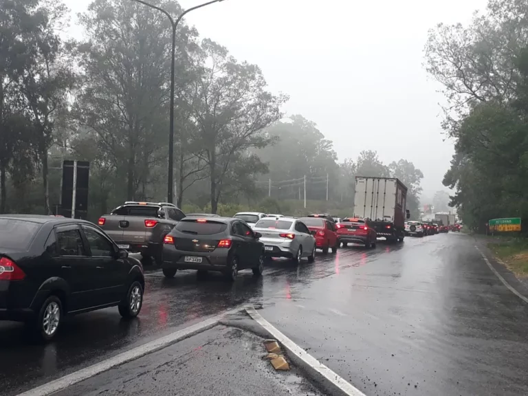 Semana começa com manifestações e bloqueios em rodovias gaúchas