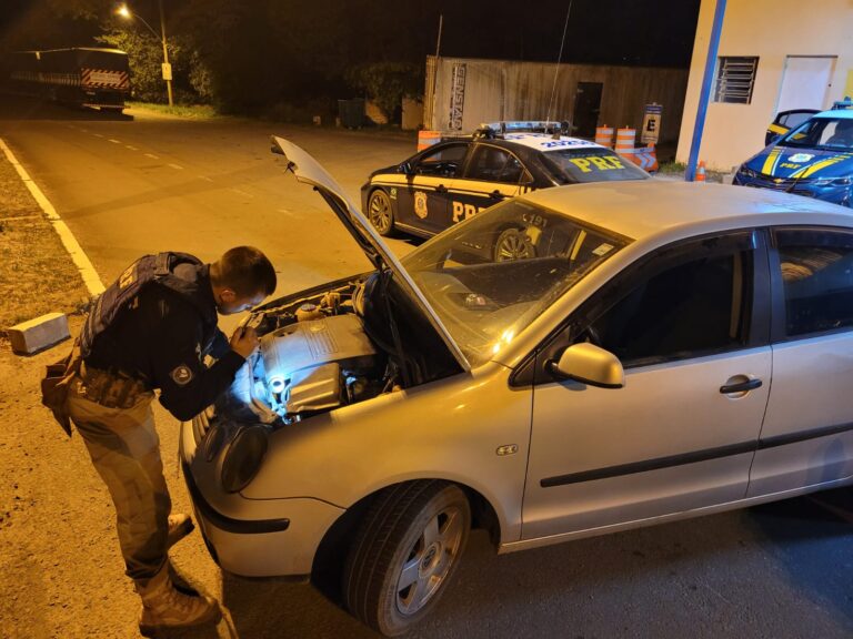PRF recupera veículo roubado e com as placas clonadas em Santa Maria