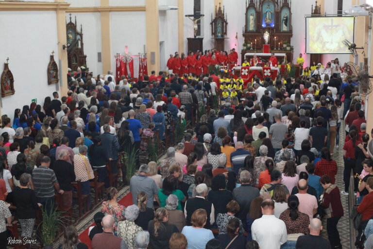 Celebração de Missa lota igreja na visita do Padre Gerson Gonçalves a São Sepé