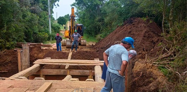 Infraestrutura inicia construção de uma nova ponte no Passo do Souza.