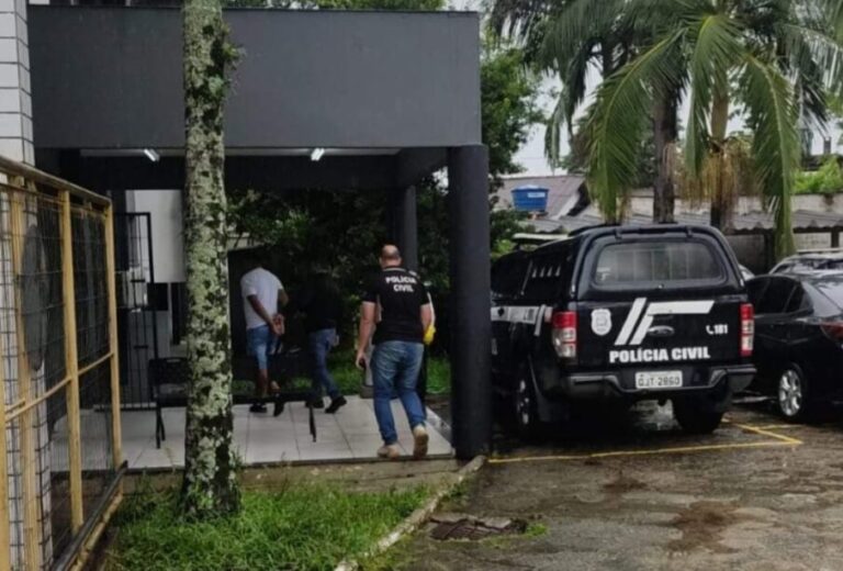 Dois homens são presos em Santa Catarina, ambos tem prisão decretada em Santa Maria. 