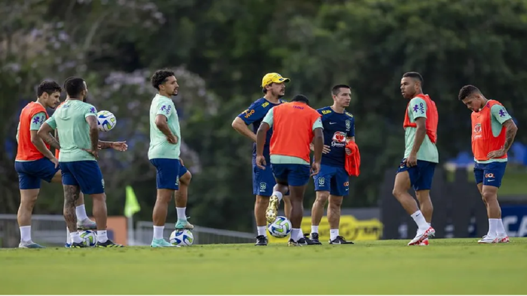 Seleção brasileira deve ter duas mudanças para enfrentar a Argentina, terça-feira, às 21h30 no Rio.