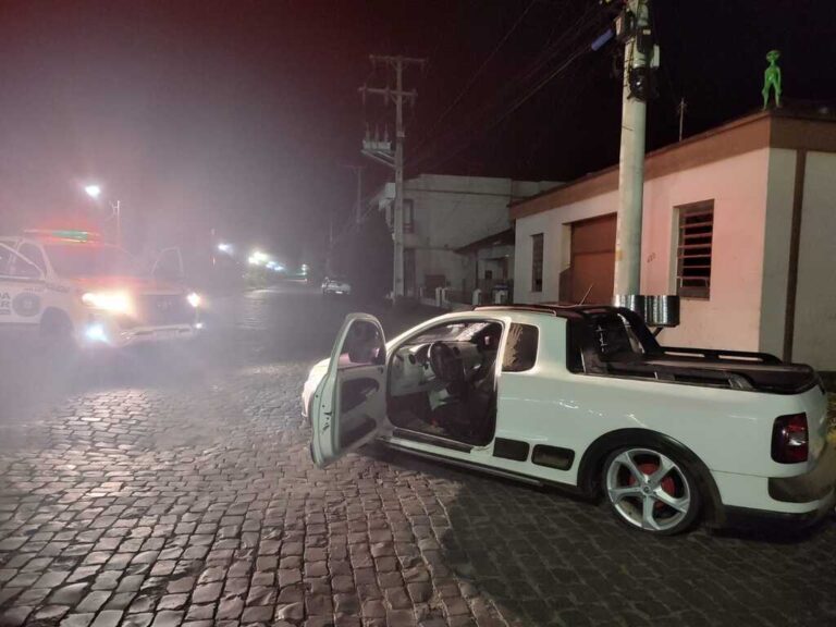 Após se passar por cliente e fugir com veículo de revenda, homem é preso em cidade da região.