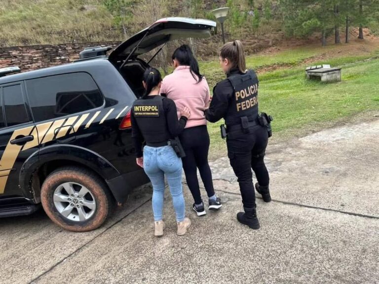 Mulher Procurada por roubo de carga é presa pela Polícia Federal no Uruguai e extraditada.