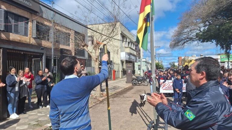 Chegada do fogo simbólico em frente a Fundação Afif, foi recepcionada por um bom público.