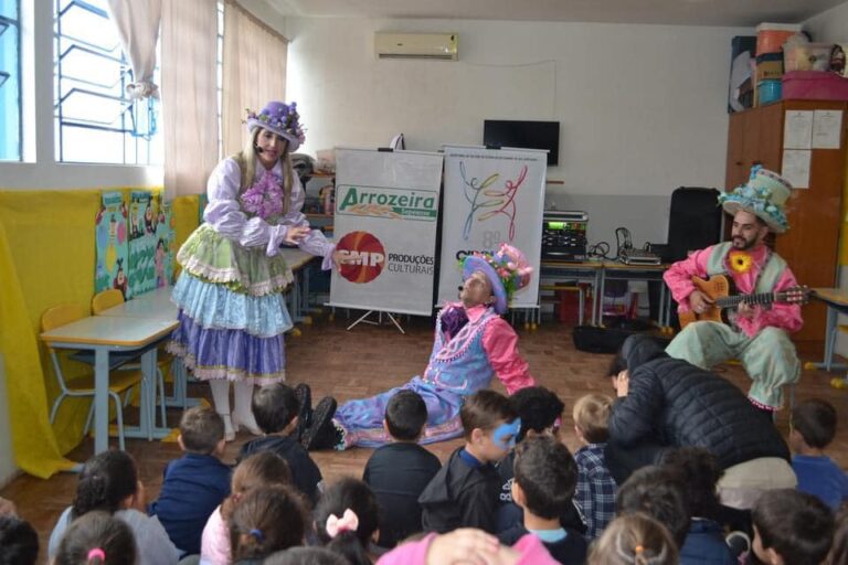 CIRCUITO CULTURAL | Contação de histórias encantam crianças em Formigueiro e São Sepé