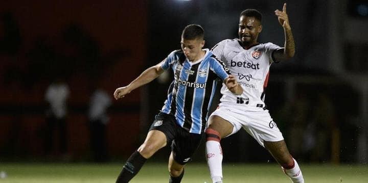 Grêmio empata com o Vitória e dá adeus às chances de Libertadores