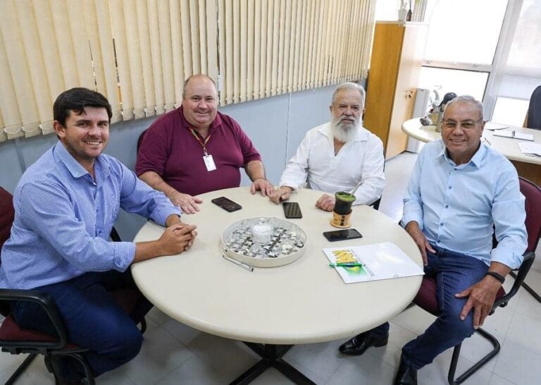 RECURSOS PARA CESTAS BÁSICAS SÃO CONFIRMADOS EM REUNIÃO COM SECRETÁRIO ESTADUAL