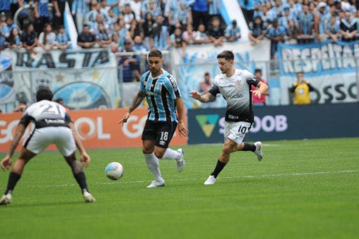 DESPEDIDA DO ZAGUEIRO GEROMEL DOS GRAMADOS FOI MELANCÓLICA
