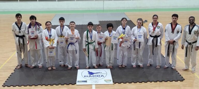 PROJETO EDUCAR GRADUOU ATLETAS NO TAEKWONDO.