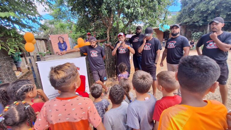 PROJETO SOCIAL CRISTO REI LEVOU A MAGIA DO NATAL PARA A CRIANÇADA.