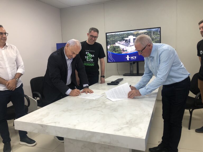 Sicredi e FINEP oficializam parceria para investimentos em inovação