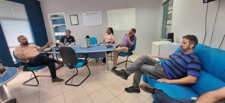 Comissão da Causa Animal procura alternativas para animais de rua