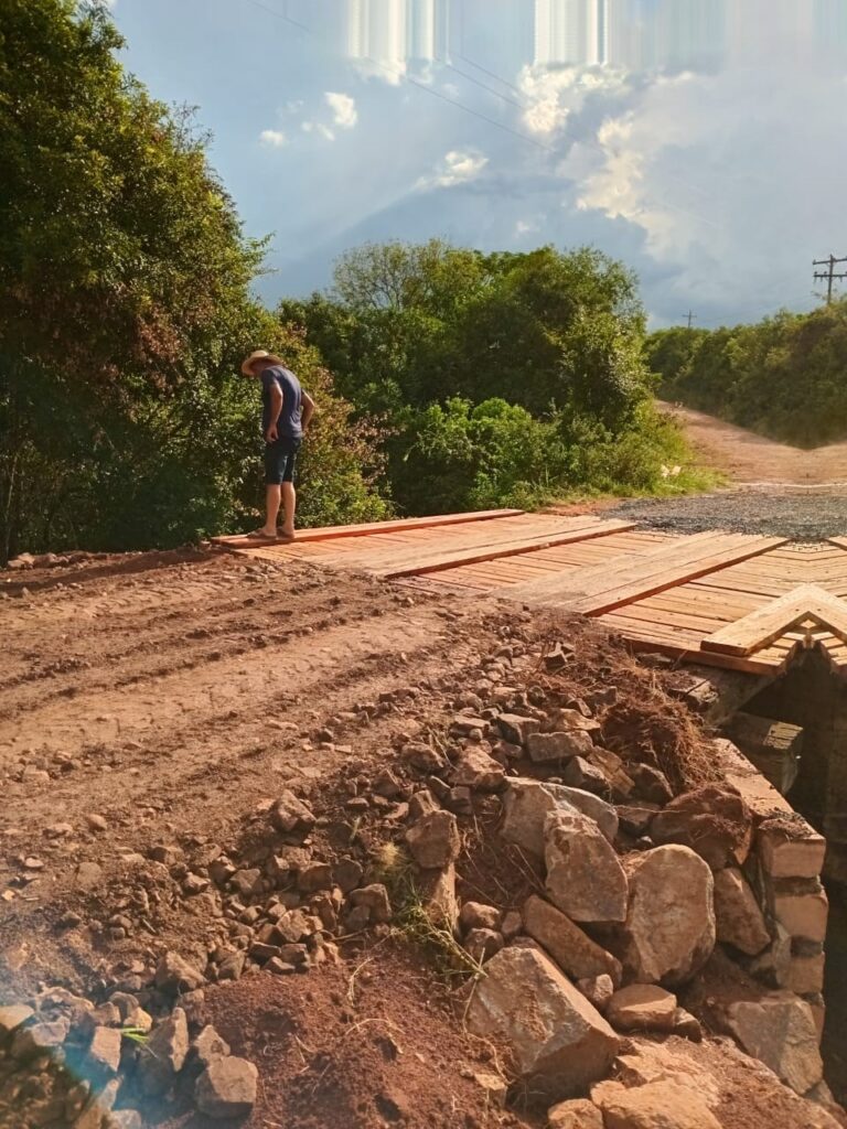 Secretaria de infraestrutura segue atendendo demandas
