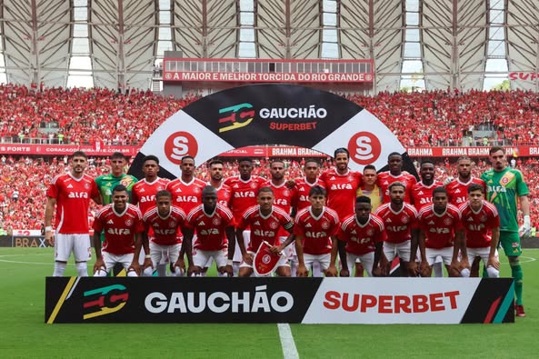COLORADO É CAMPEÃO GAÚCHO.