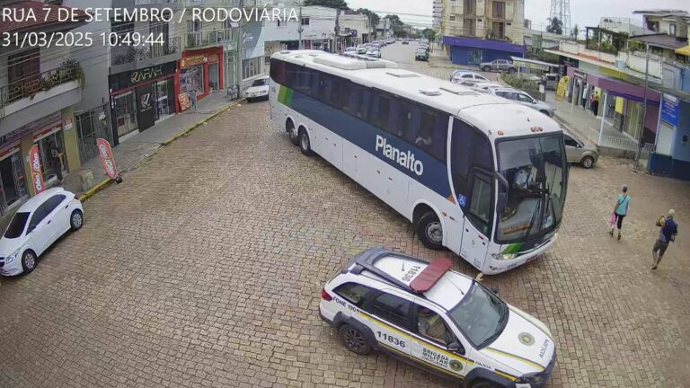 PRISÃO DE INDIVÍDUO POR FURTO DE CELULAR.