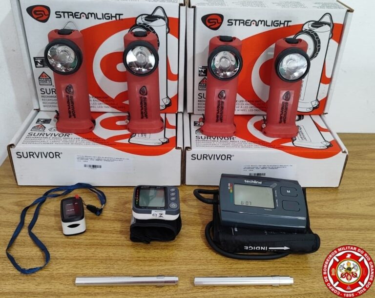 Corpo de Bombeiros de São Sepé adquire lanternas especiais para uso em ambientes extremos.