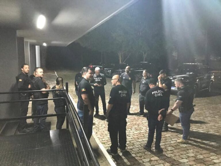 OPERAÇÃO FALLAX. Operação cumpriu 20 ordens judiciais em várias cidades do RS.