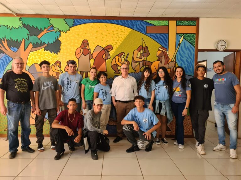 Alunos da Escola Eno Brum Pires visitaram gabinete do prefeito municipal.
