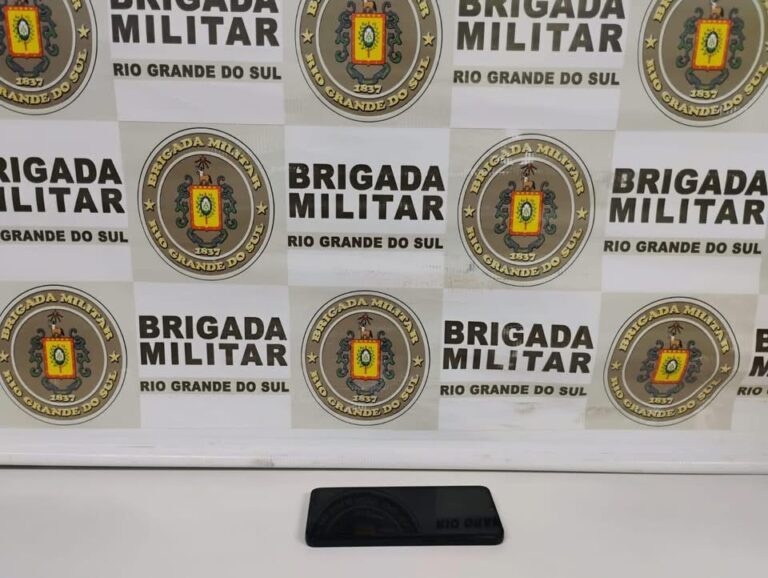 BRIGADA MILITAR PRENDE MULHER POR FURTO DE CELULAR