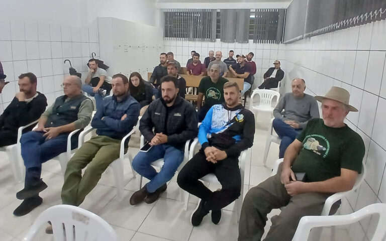 Associação dos Arrozeiros de Formigueiro teve reunião para debater a atual crise econômica no meio rural.