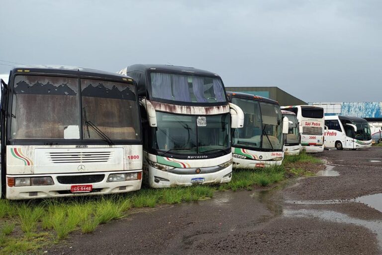Bens da massa falida Expresso São Pedro vão à leilão nesta Terça-feira.