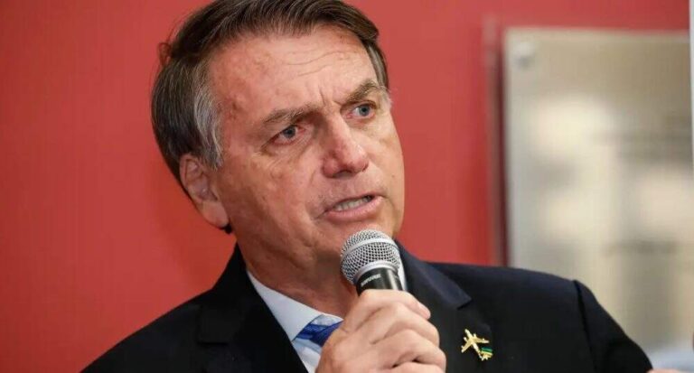 Bolsonaro admite possibilidade de corrupção no INSS em seu governo e defende investigação
