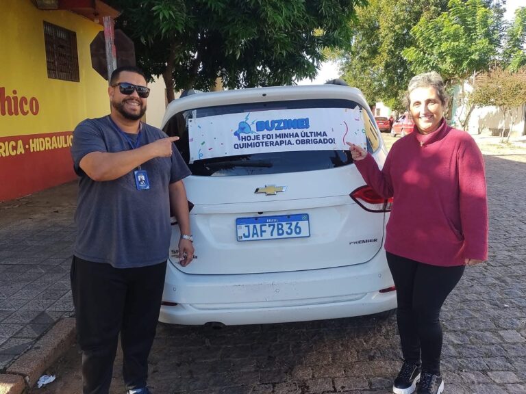 Paciente recebe homenagem no “Buzinaço pela Vida”